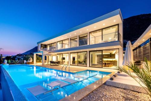 Luxury Villa for 8 with 20m large Infinity Pool in Kalkan – khách sạn tại Saribelen