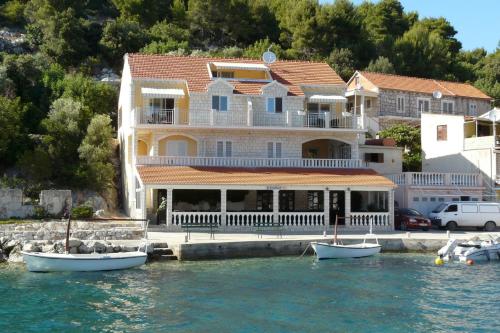  Apartments Korčula, Pension in Blato