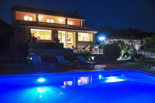 *****Pool house with beautiful seaview,big garden and old tavern***** Rijeka