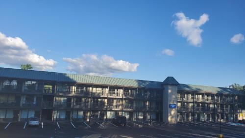SMART EXTENDED STAY - formerly Rodeway Inn - image 4