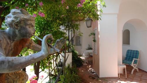 Three-Bedroom Villa image 5