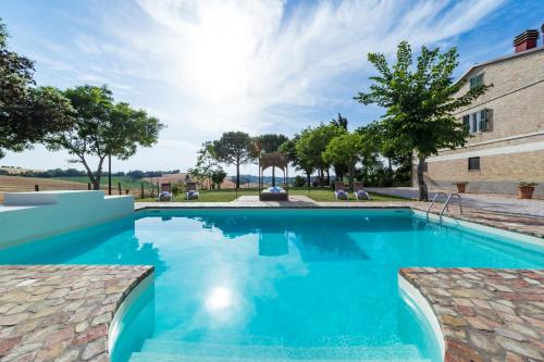 Swimming pool, CASALE BONAVENTURA 8, Emma Villas in Ostra