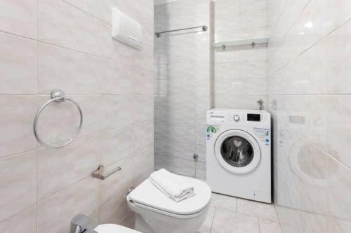 Isola and Zara Comfortable Apartment