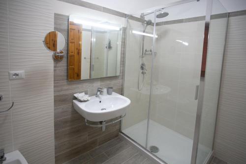B&B Leonida Room Type - Deluxe Double Room with Balcony and Sea View