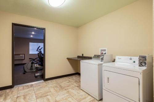 Baymont by Wyndham Spearfish - image 10