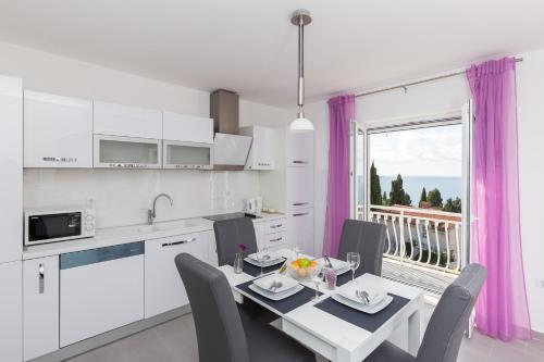 مطبخ, Apartments Villa Enzian in ملينى