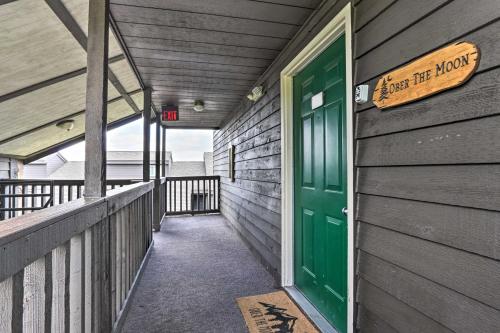Pristine Gatlinburg Resort Condo with Mountain Views