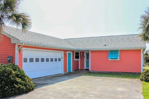 Colorful Emerald Isle Home Just Steps to Beach!
