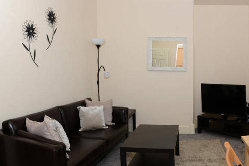 Avenham Apartments - image 8