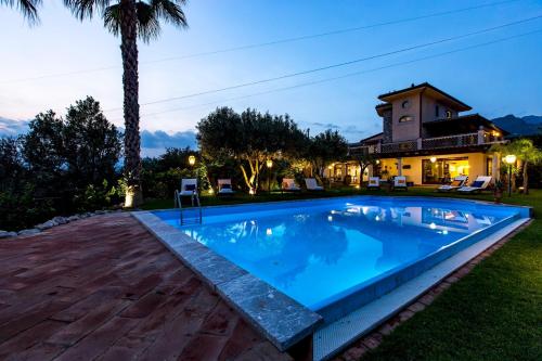 Six-Bedroom Villa