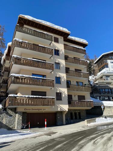  Sonnalpine Apt 12 - Managed by TheSelectionist in St. Moritz
