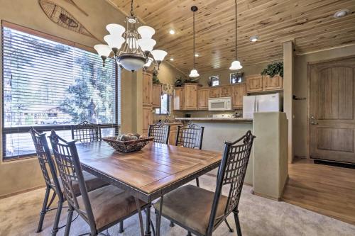 Cozy Cabin Retreat 4 Mi to Fool Hollow Lake! - image 2
