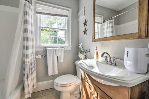 Charming Cottage with Yard Less Than 2 Mi to Downtown! - image 7