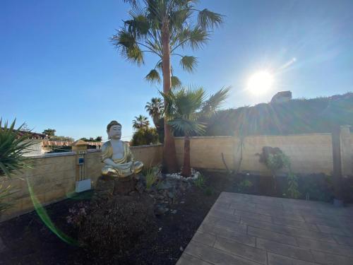  Bluehouse con piscina privada 300m de la playa in Caleta De Velez