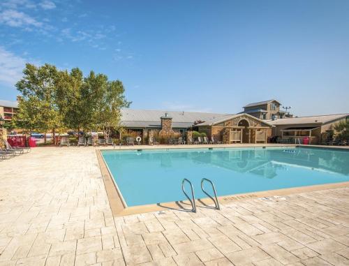Mountains View Resort at Habersham County - One Bedroom Condo #1 - image 2
