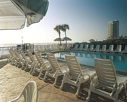 Pleasure and Comfort Condo at Daytona Beach - One Bedroom Condo #1 - image 2