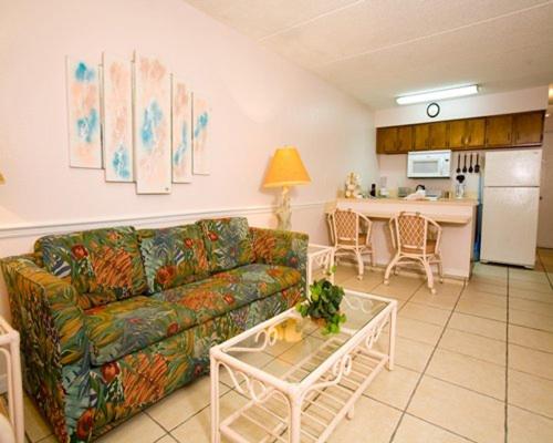 Pleasure and Comfort Condo at Daytona Beach - One Bedroom Condo #1 - image 8