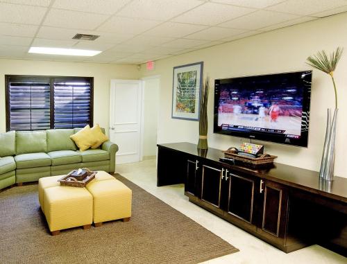Spacious and Private Villa Resort in Kissimmee - Two Bedroom Unit#1 - image 2