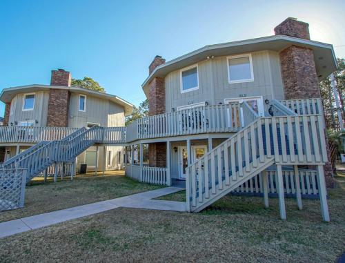 Luxurious Coastal Retreat Villa at Surfside Beach - Three Bedroom Villa #1 - image 7
