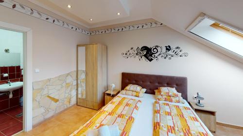 1 queen bed