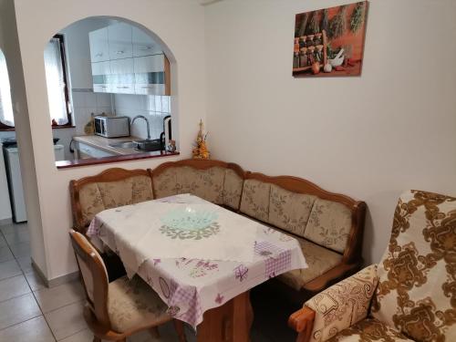 Ruoka ja Juomat, Aida apartman in Harkány