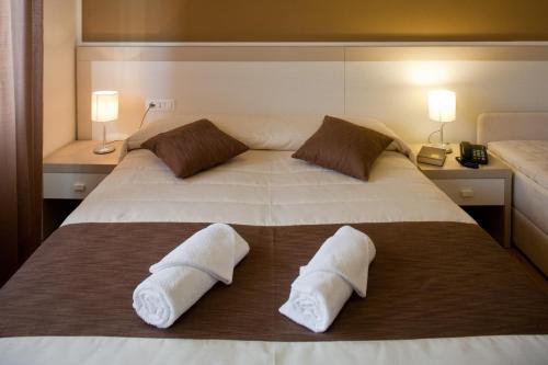 1 queen bed
