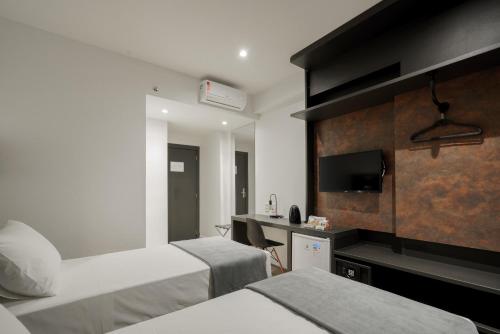 2 twin beds