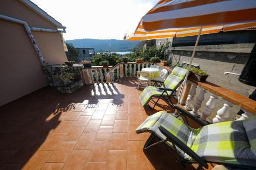  Apartments Tara - 70 m from beach in Brbinj