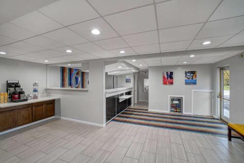 Motel 6 Carlisle, PA - Cumberland Valley - 로비