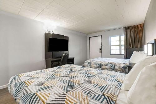 2 double beds