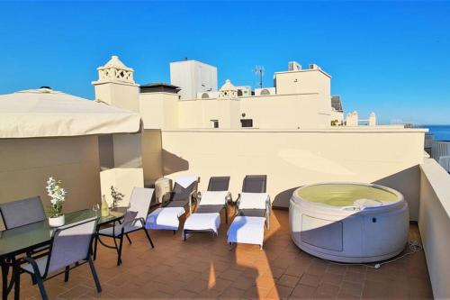 Balcony/terrace, LUXURY PENTHOUSE WITH OCEAN VIEWS &PRIVATE JACUZZI in Estepona