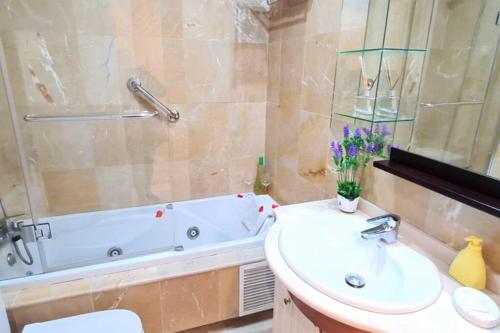 Bathroom, LUXURY PENTHOUSE WITH OCEAN VIEWS &PRIVATE JACUZZI in Estepona