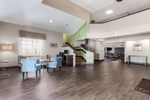 Sleep Inn at Harbour View - image 2