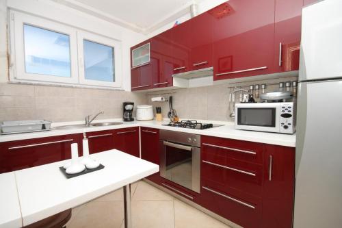 Apartments with a parking space Pula - 7178