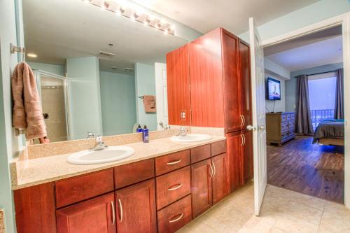 3 BD Laketown Wharf 1638- Best Amenities - image 2