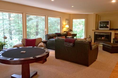 Snowline Cabin #29 - An Ultra Custom Family Vacation Home! - image 2