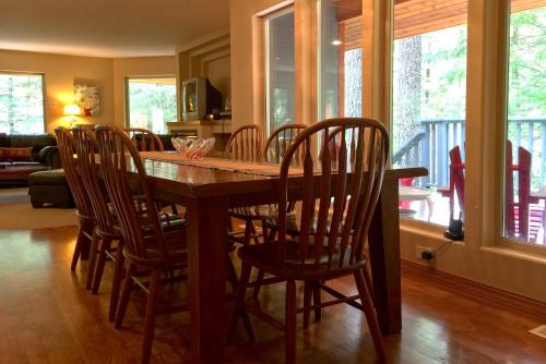 Snowline Cabin #29 - An Ultra Custom Family Vacation Home! - image 4