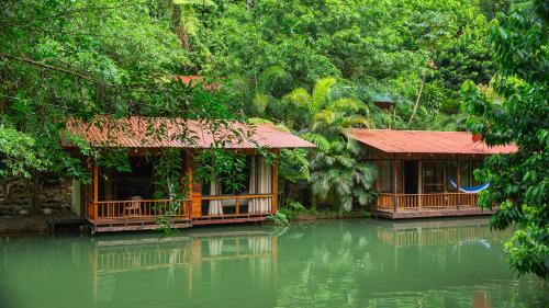 Cabañas del Lago, Fortuna