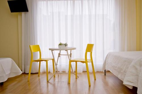 Barcelona City Apartment - image 2