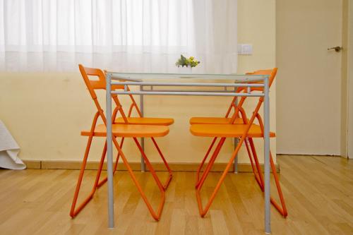 Barcelona City Apartment - image 9