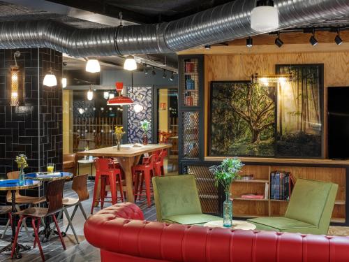 Shared lounge/TV area, Eklo Hotels Paris Marne La Vallee in Disneyland