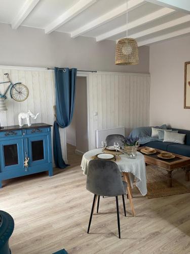 Bastide et cabane gîte à louer Saint-Caprais-de-Blaye