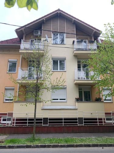 外観, Konig apartman in ヒビツ