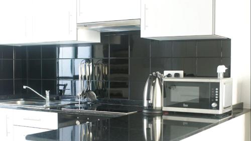 Inviting 1-Bed Apartment on Castillo Mar - image 2