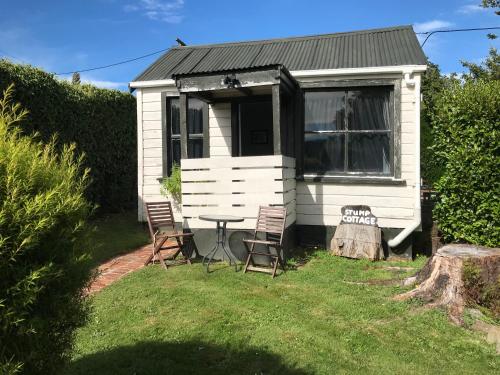 Stump Cottage in Lamsdena