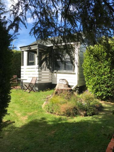 Stump Cottage in Lamsdena