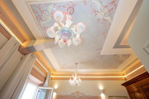 Suite with Balcony image 8