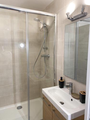 Luxueux Appartement Evry Centre - Parking - RER à 10 min - image 2