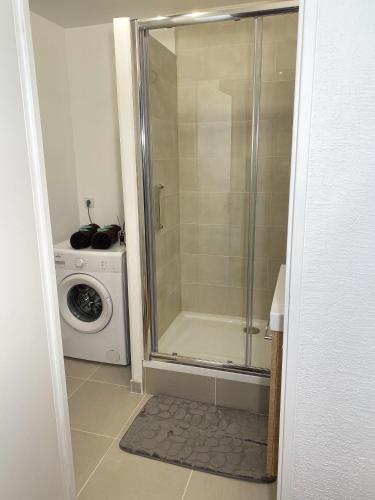 Luxueux Appartement Evry Centre - Parking - RER à 10 min - image 8