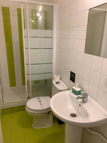 Central and Basic Universitat - image 8